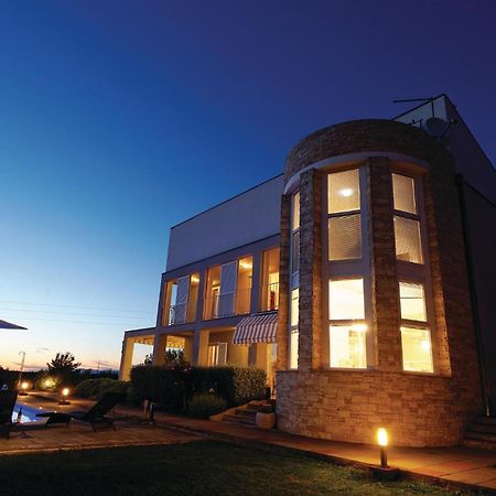 5 Bedroom Amazing Home In Debeljak ภายนอก รูปภาพ
