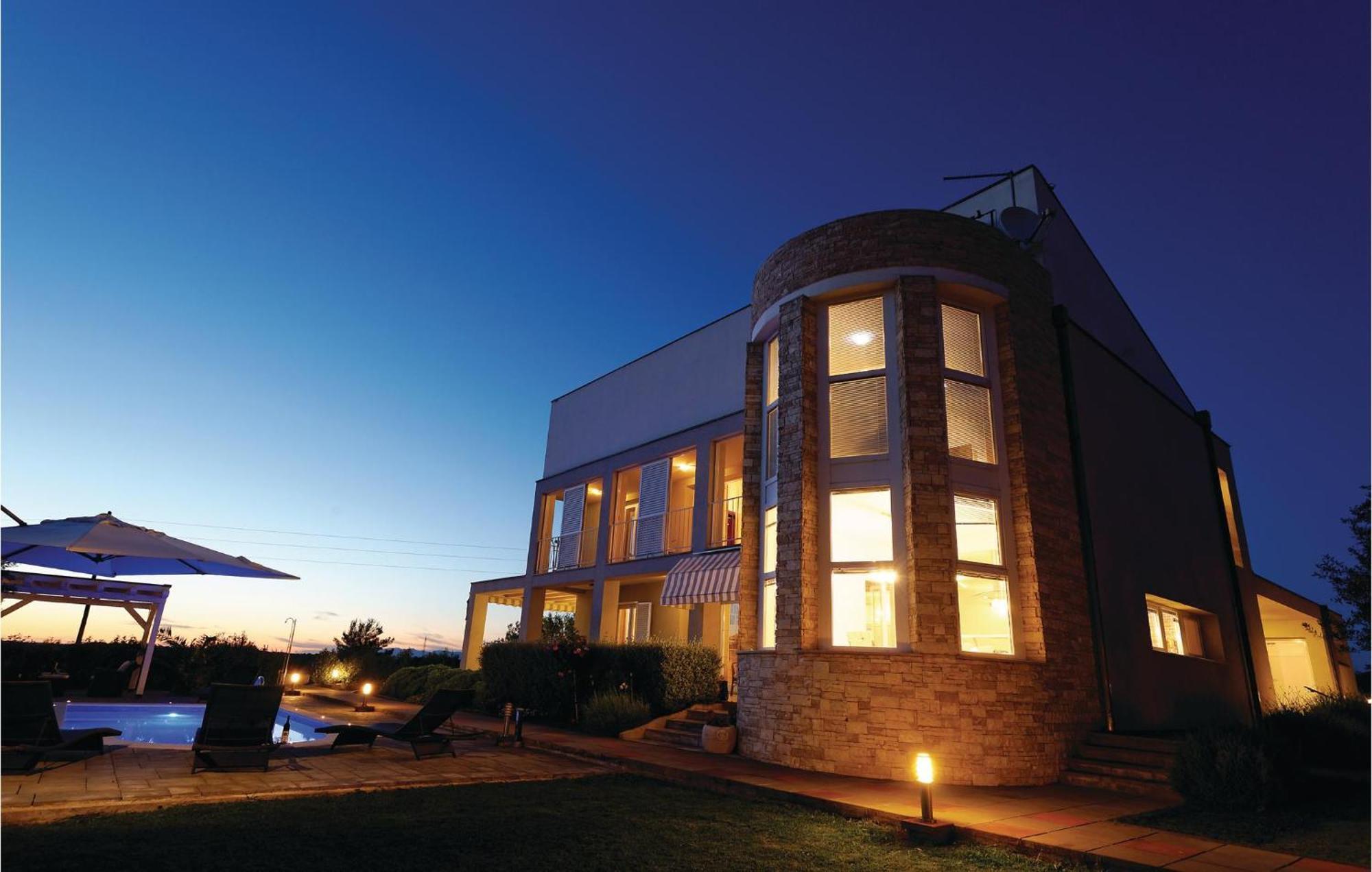 5 Bedroom Amazing Home In Debeljak ภายนอก รูปภาพ