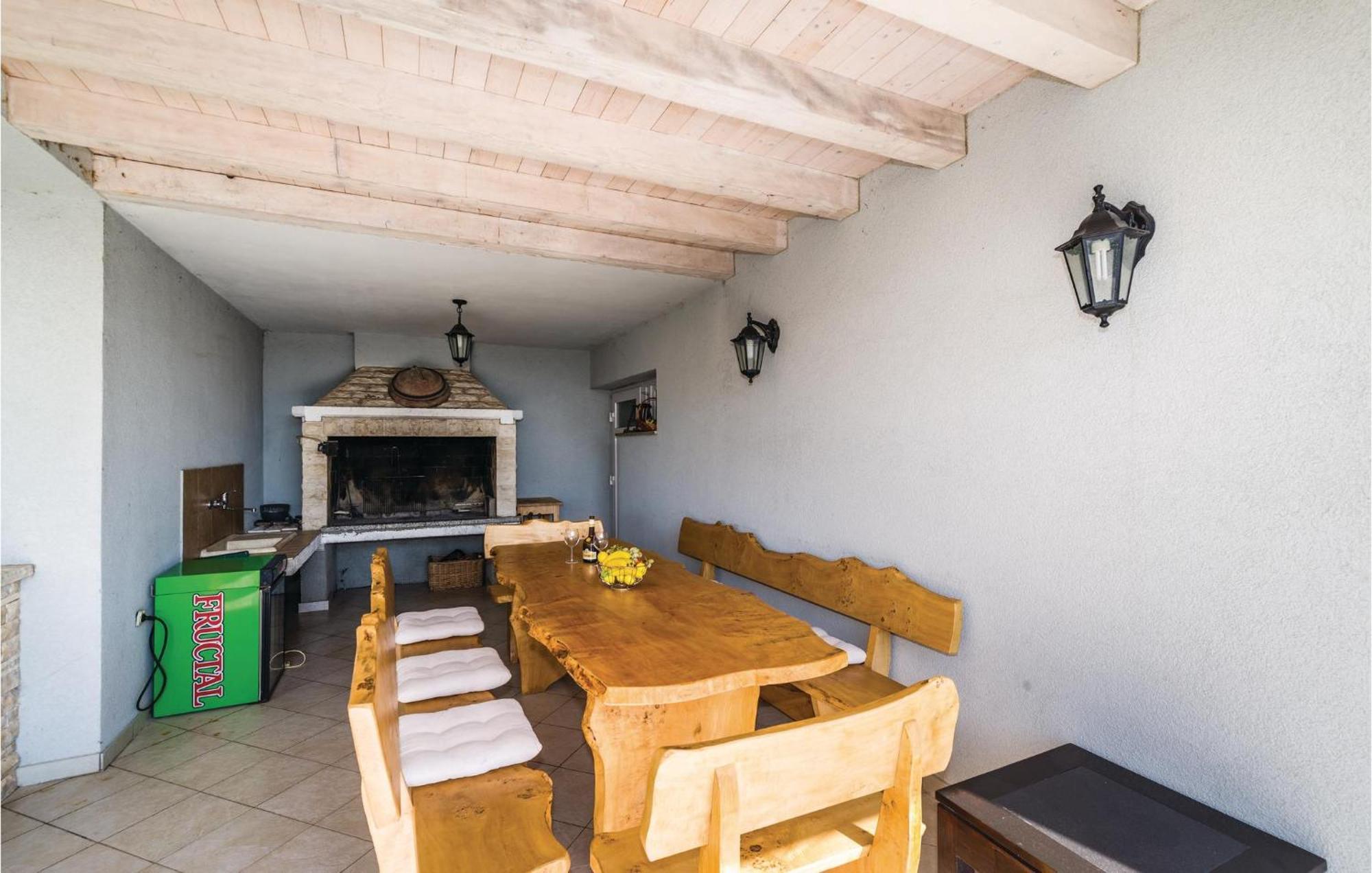 5 Bedroom Amazing Home In Debeljak ภายนอก รูปภาพ